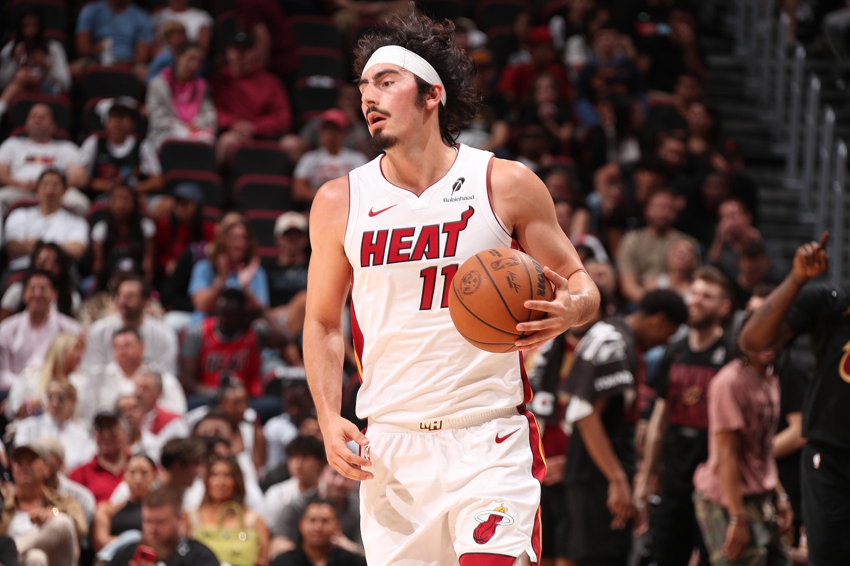 美媒策划三方交易方案:维金斯加盟湖人联手詹眉,八村塁与克内克特转投热火