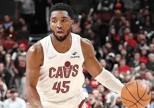 爱游戏体育官网-ESPN预测明日比赛:骑士胜率54.0%,76人胜率46.0%