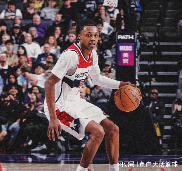 爱游戏APP-完胜!威少26分+6三分,小萨13+6湖人旧将爆发,德罗赞两人起冲突