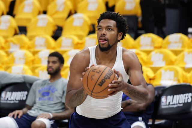 1673094250968010736.jpg 爱游戏官网-伤病潮来袭湖人连胜不断,詹姆斯身边众将挺身而出