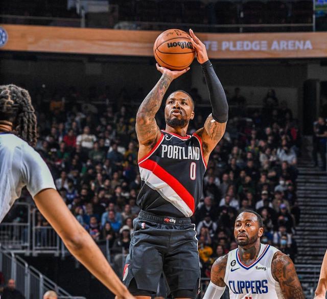 1664865911611085153.jpg 爱游戏体育-小卡穆雷西蒙斯重返赛场 今日季前赛主题名曰归来