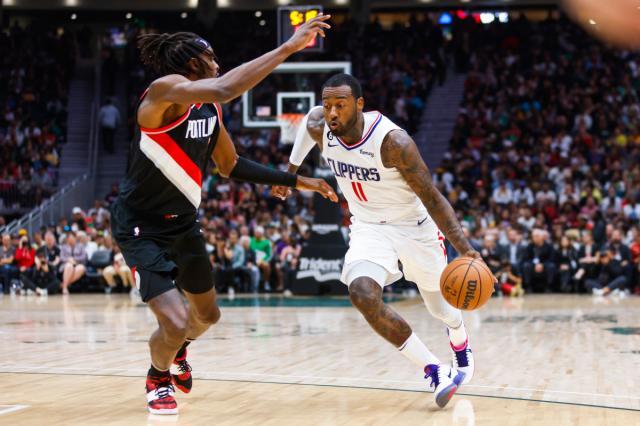 1664866198555078551.jpg 爱游戏体育-小卡穆雷西蒙斯重返赛场 今日季前赛主题名曰归来