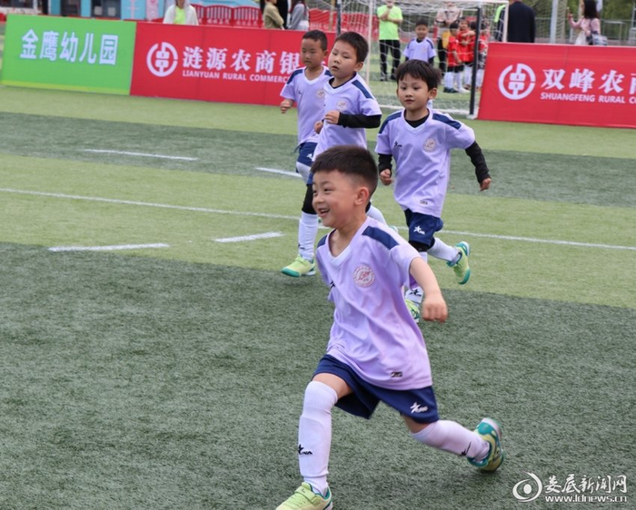 娄底幼超嘉年华｜绿茵场上笑开花，童年乐章响当当|娄底日报|足球|体育|音符|日报_新浪新闻