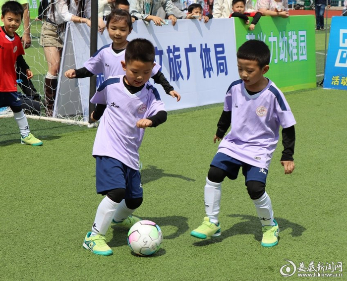 娄底幼超嘉年华｜绿茵场上笑开花，童年乐章响当当|娄底日报|足球|体育|音符|日报_新浪新闻